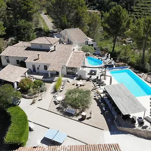 https://villa-chante-coucou.fr-provencehotel.com